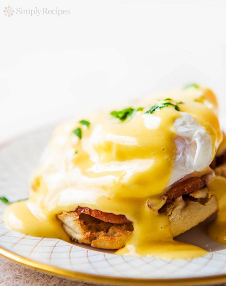 eggs-benedict-vertical-a-1600